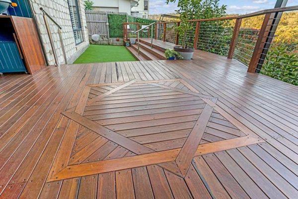 Timber vs. Composite Decking: Pros & Cons for Gold Coast Homes 3 Deck