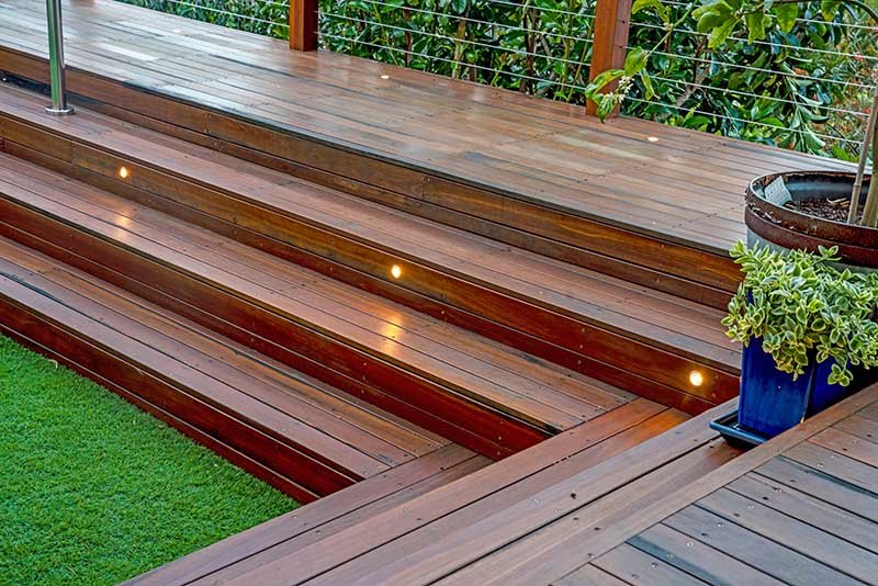 Large deck Daisy Hill 03